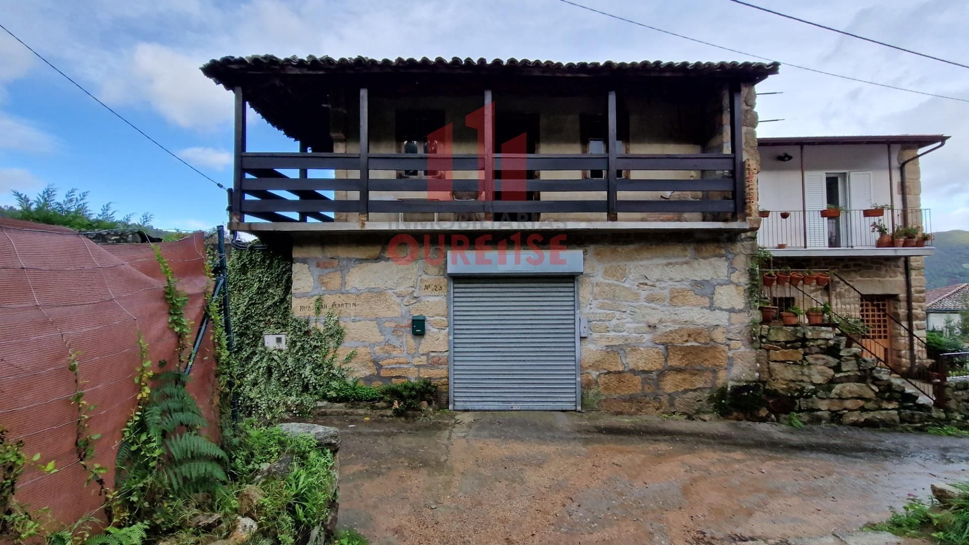 Vista exterior de Casa o xalet en venda en Toén amb Balcó