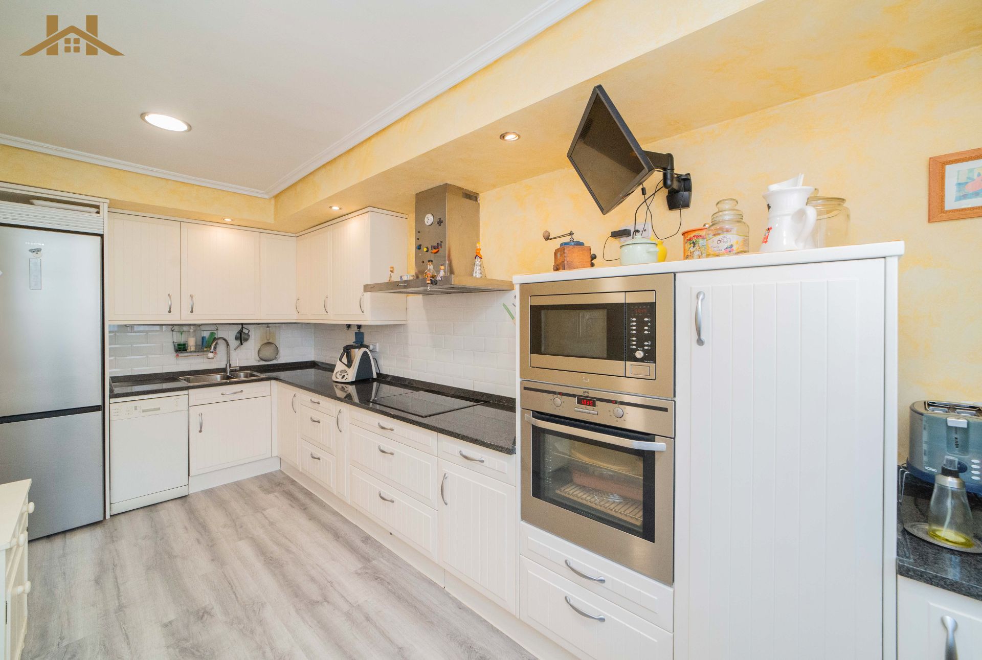 Kitchen of House or chalet for sale in Boadilla del Monte  with Private garden, Swimming Pool and Furnished