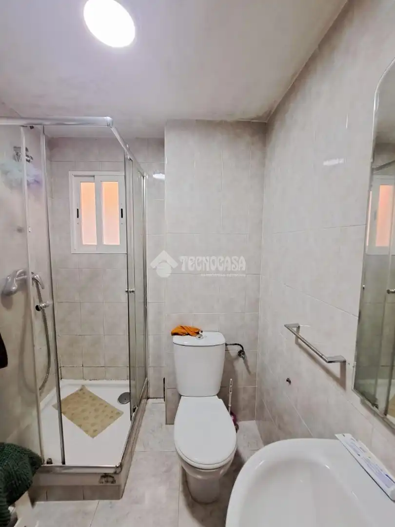 Bathroom of Flat for sale in Parla