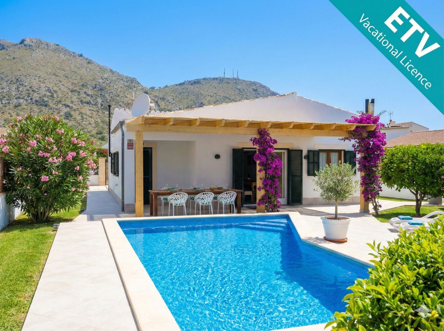 Vista exterior de Casa o chalet en venta en Alcúdia con Aire acondicionado, Terraza y Piscina