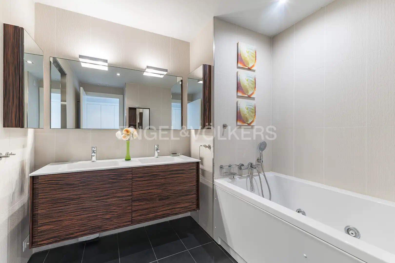 Bathroom of Duplexes for sale in Sitges  with Air Conditioner, Heating and Parquet flooring