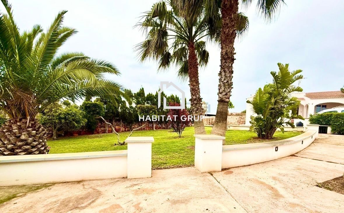 Vista exterior de Casa o xalet en venda en Ciutadella de Menorca amb Jardí privat i Terrassa