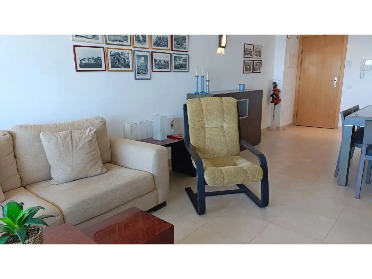 Sala de estar de Piso en venta en L'Escala con Aire acondicionado, Calefacción y Terraza