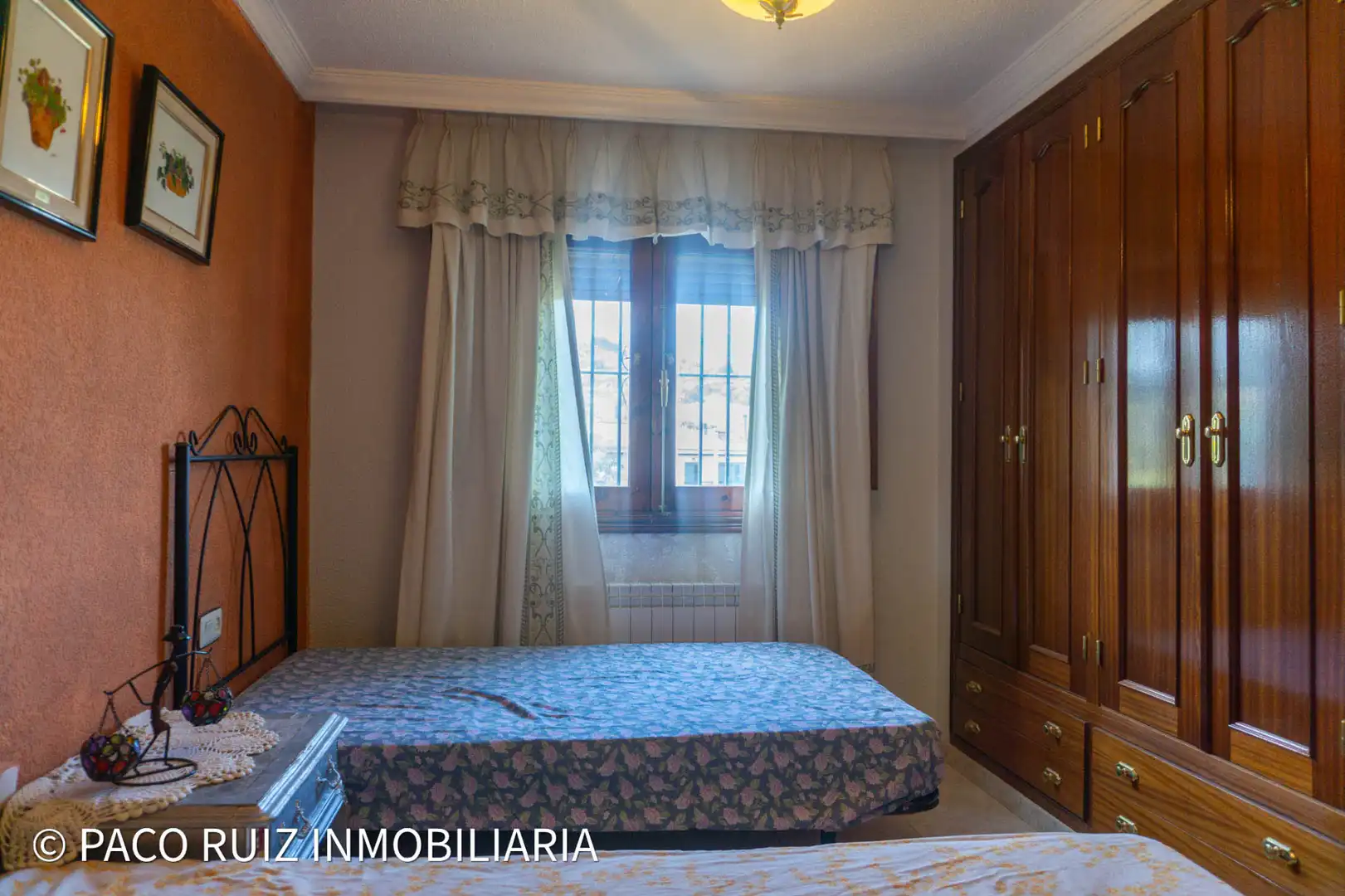 Dormitori de Casa o xalet en venda en Fondón