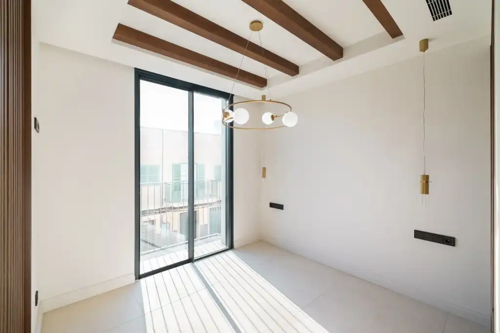 Einfamilien-Reihenhaus zum Verkauf in  Palma de Mallorca mit Klimaanlage, Heizung und Terrasse