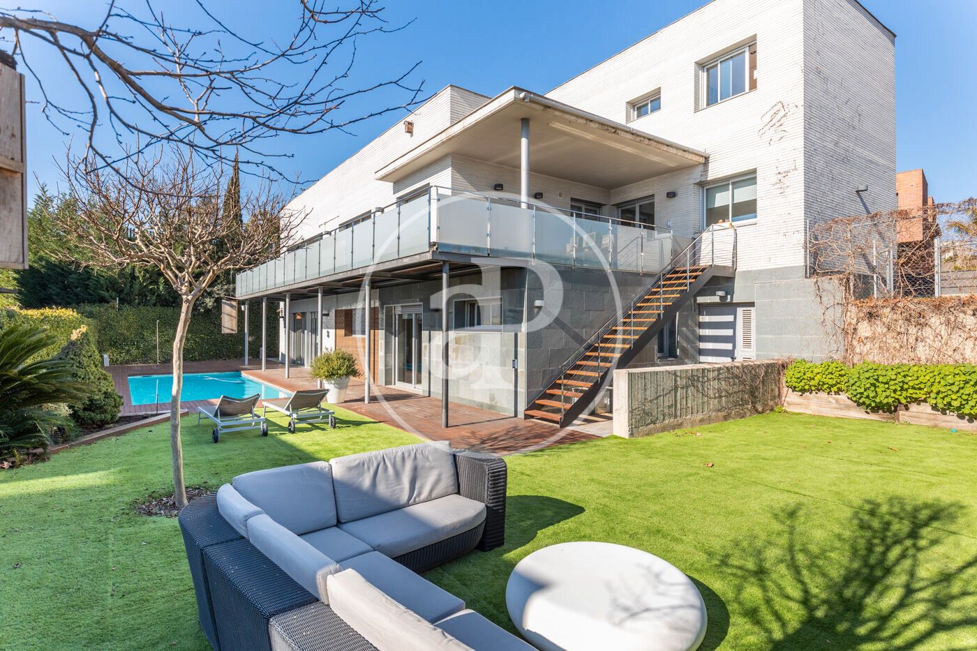 Exterior view of House or chalet for sale in Sant Cugat del Vallès  with Air Conditioner, Heating and Private garden