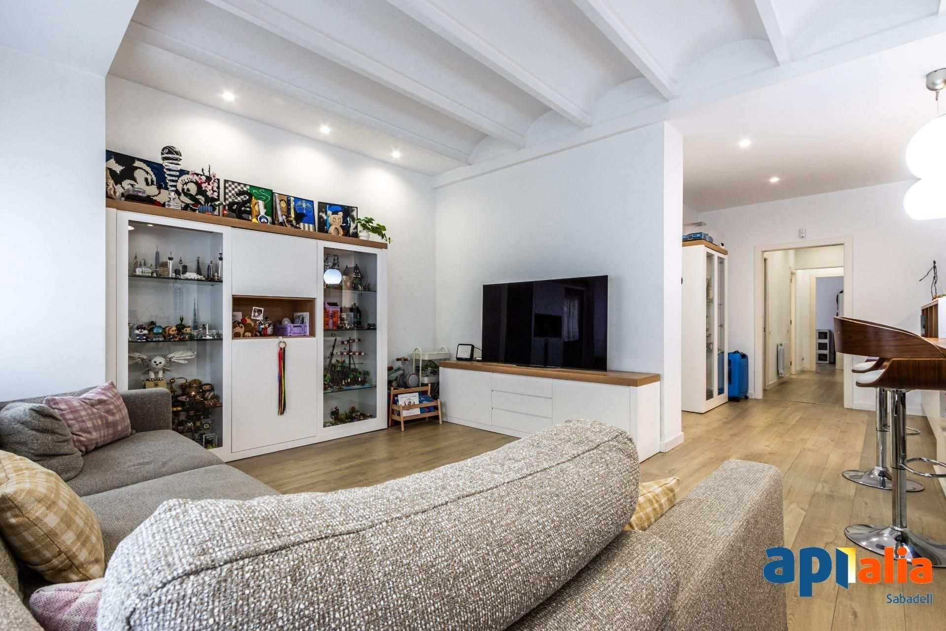 Sala d'estar de Casa o xalet en venda en Sabadell amb Aire condicionat, Calefacció i Parquet