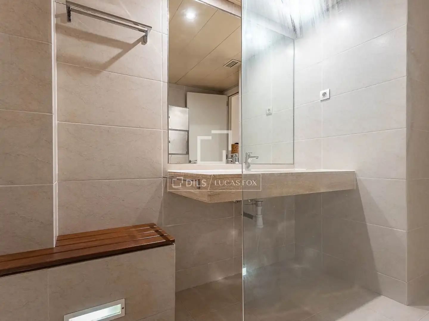 Baño de Piso de alquiler en Barcelona con Aire acondicionado, Calefacción y Parquet