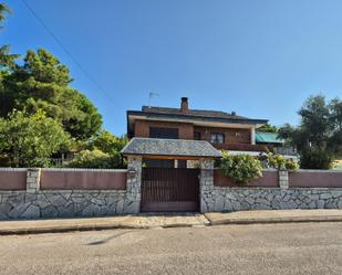 Exterior view of House or chalet for sale in Valdemorillo  with Air Conditioner, Heating and Private garden