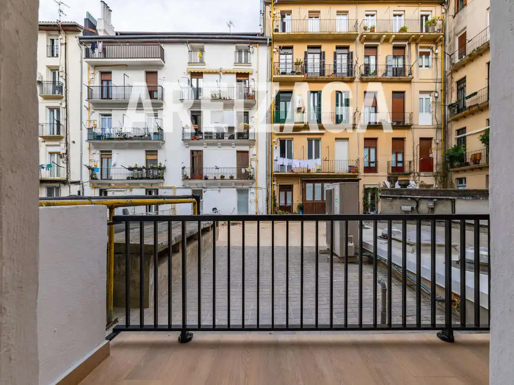 Vista exterior de Piso en venta en Donostia - San Sebastián  con Calefacción, Terraza y Balcón