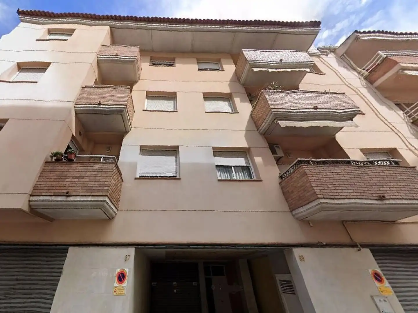 Außenansicht von Garage zum Verkauf in Olesa de Montserrat