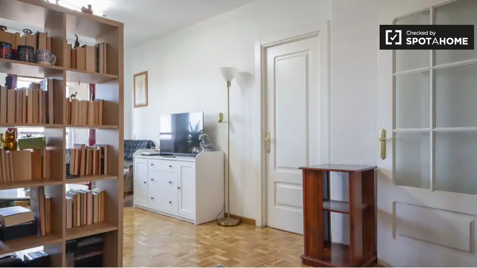 Piso con terraza en alquiler en Fuencarral - El Pardo, imagen 9