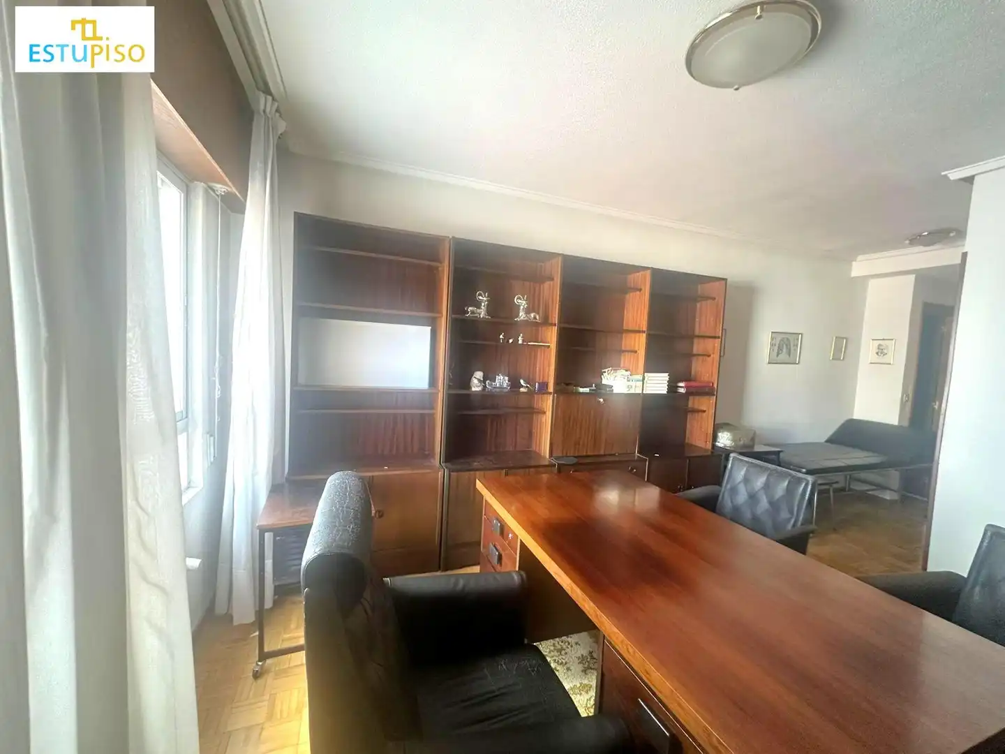 Sala de estar de Piso en venta en León Capital  con Calefacción, Terraza y Amueblado
