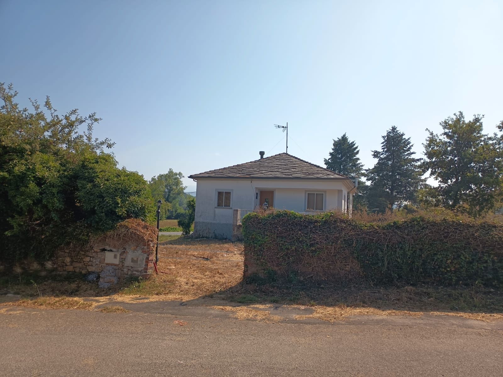 Casa o xalet en venda en A Pobra do Brollón  amb Jardí privat, Moblat i Balcó