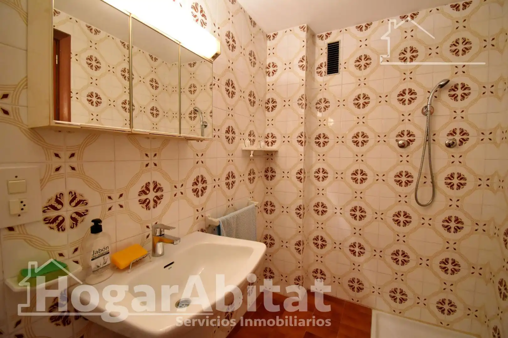 Bathroom of Flat for sale in Piles  with Air Conditioner, Heating and Storage room