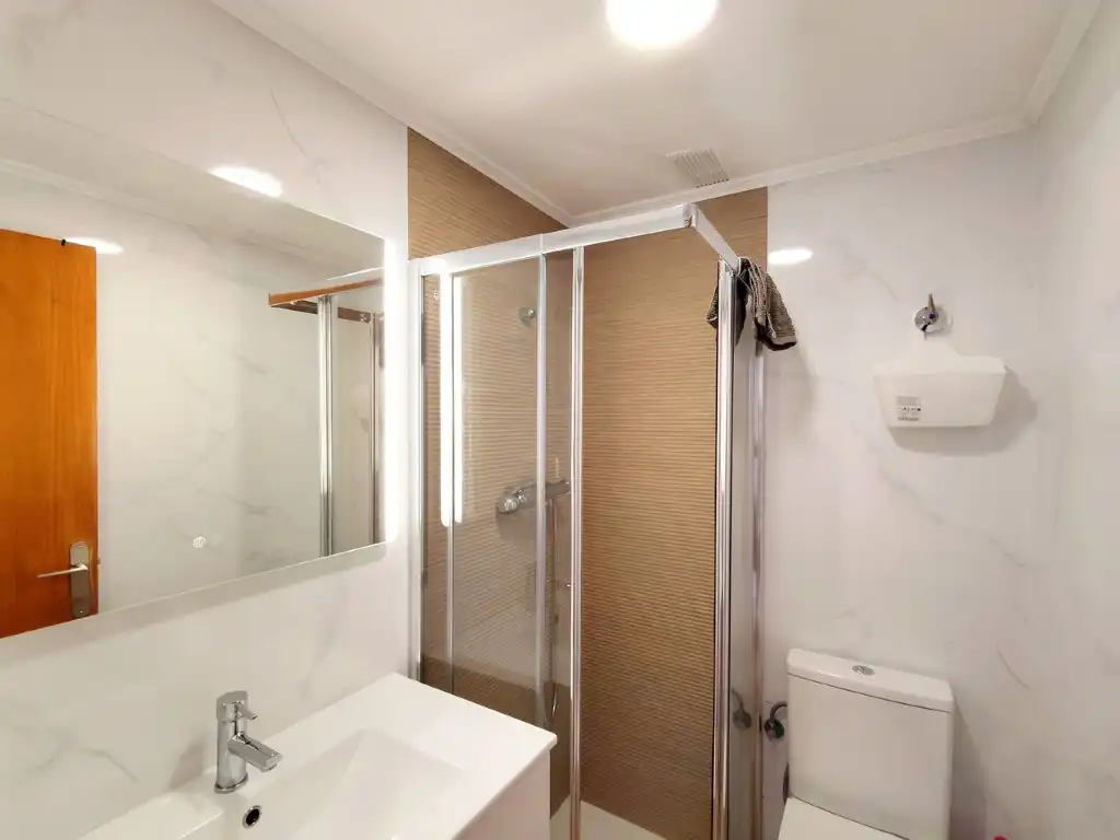Bany de Apartament en venda en Torrevieja amb Rentadora