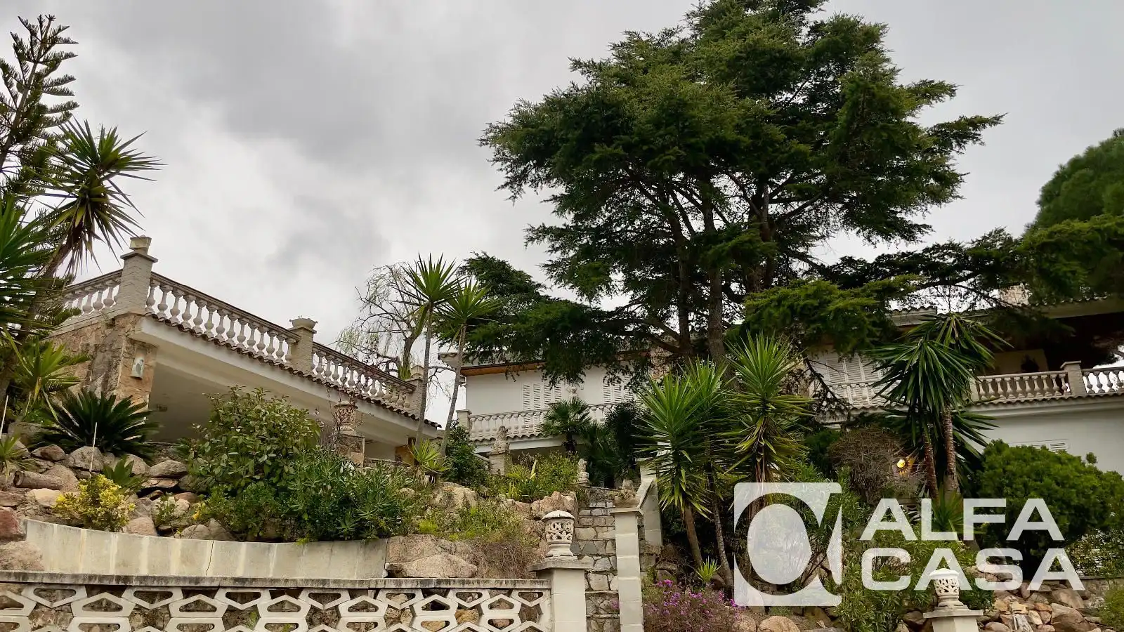 Garden of Houses for sale in Canyelles