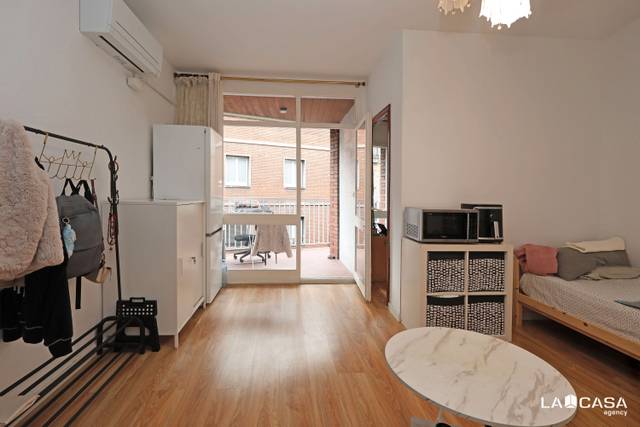 Piso en Venta en Carrer de Ricart en El Poble Sec - Parc de Montjuïc