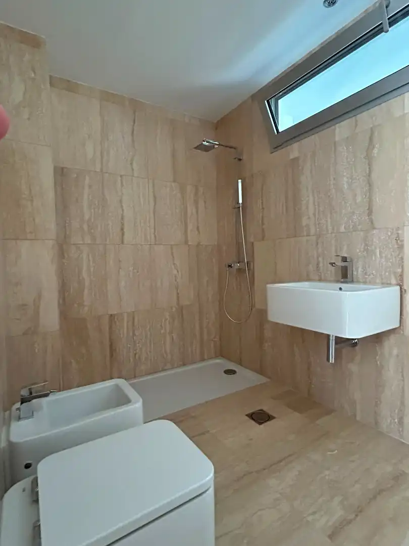 Badezimmer von Wohnung zum Verkauf in Santa Cruz de Tenerife mit Privatgarten, Terrasse und Abstellraum