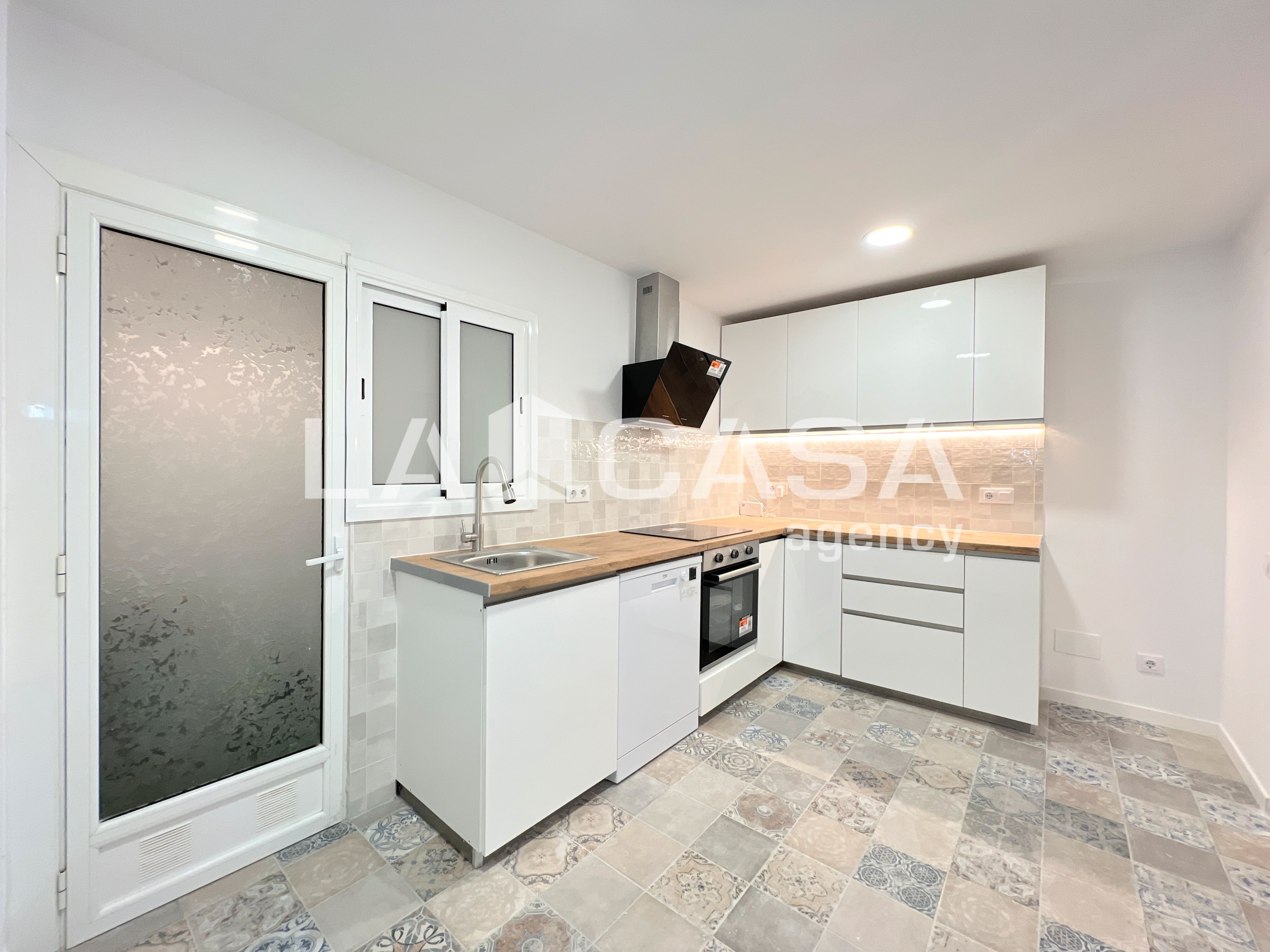 Kitchen of Flat for sale in Badalona  with Heating and Terrace