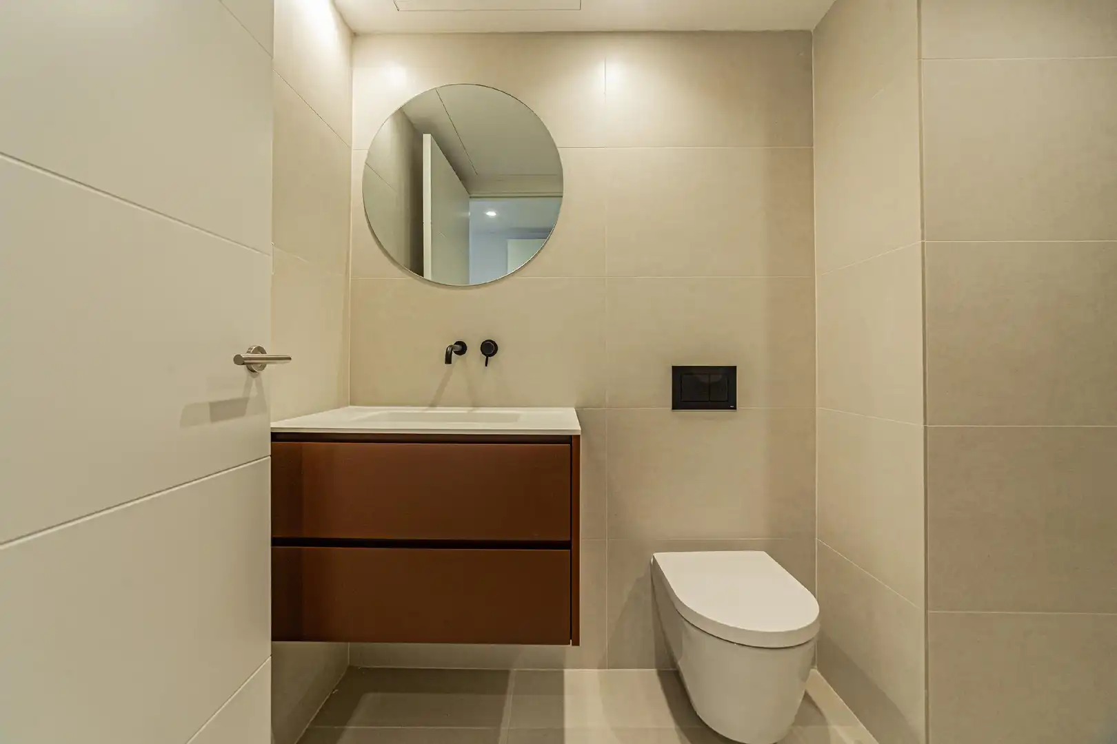 Bathroom of Duplexes for sale in Barcelona  with Air Conditioner, Heating and Private garden