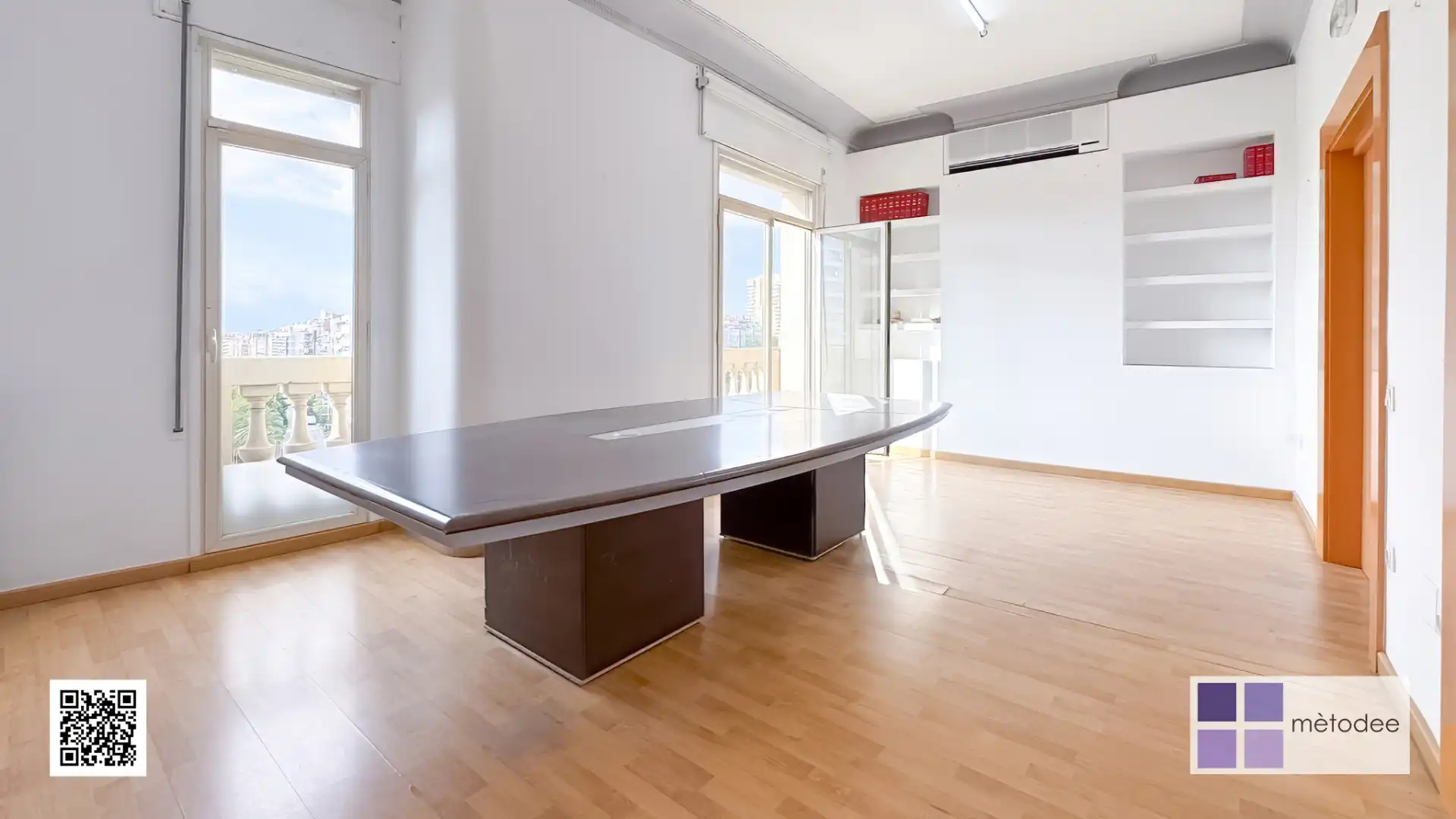 Office space with terrace to rent in Plaça de Francesc Macià