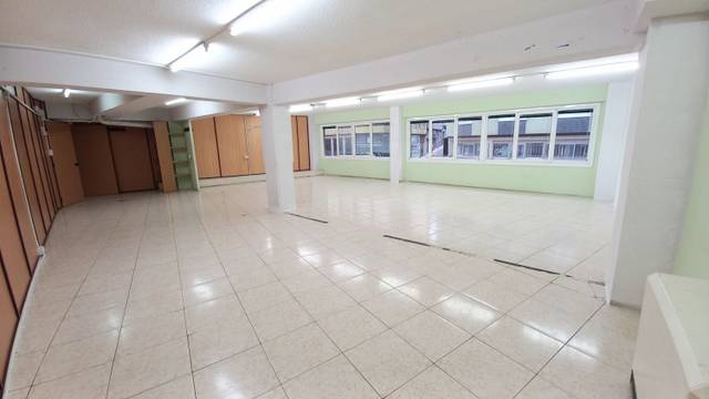 Local comercial en Alquiler en Agra del Orzán - Ventorrillo