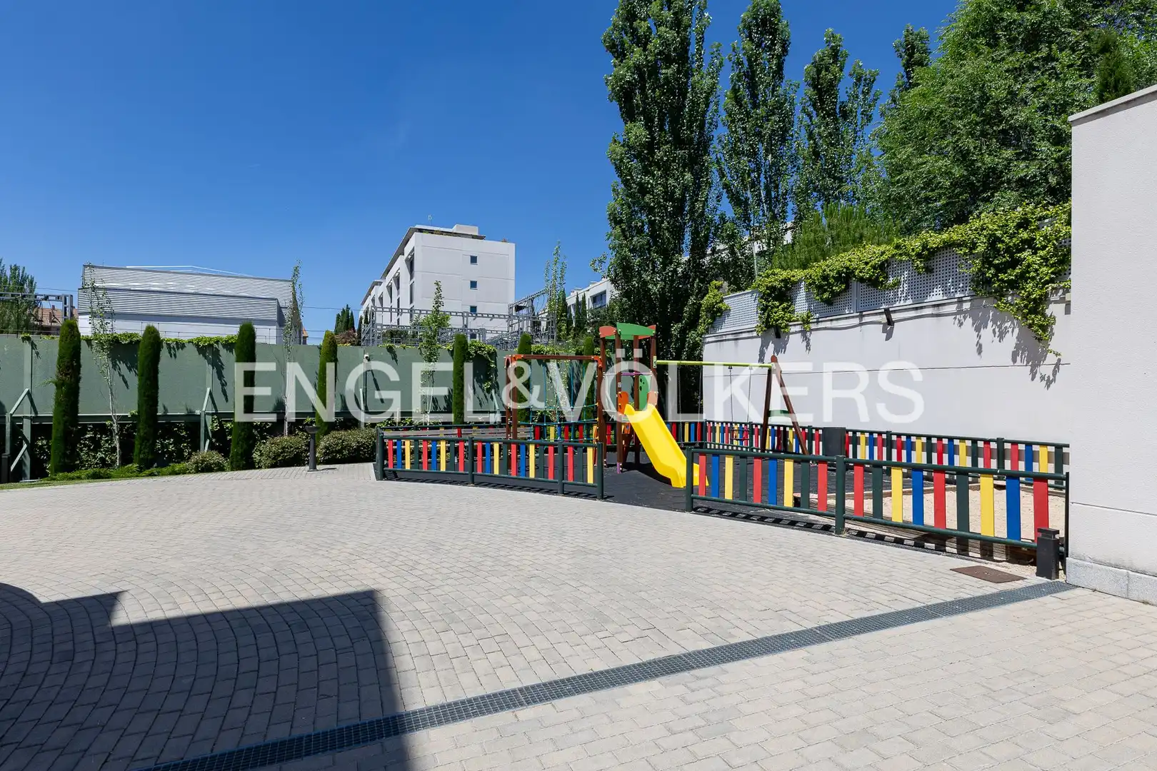 Parking of Duplexes for sale in Madrid  with Air Conditioner, Heating and Private garden