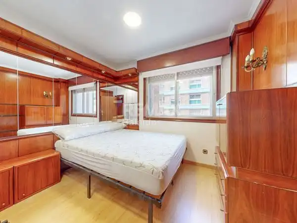 Habitación de Piso en venta en Vigo  con Calefacción y Trastero
