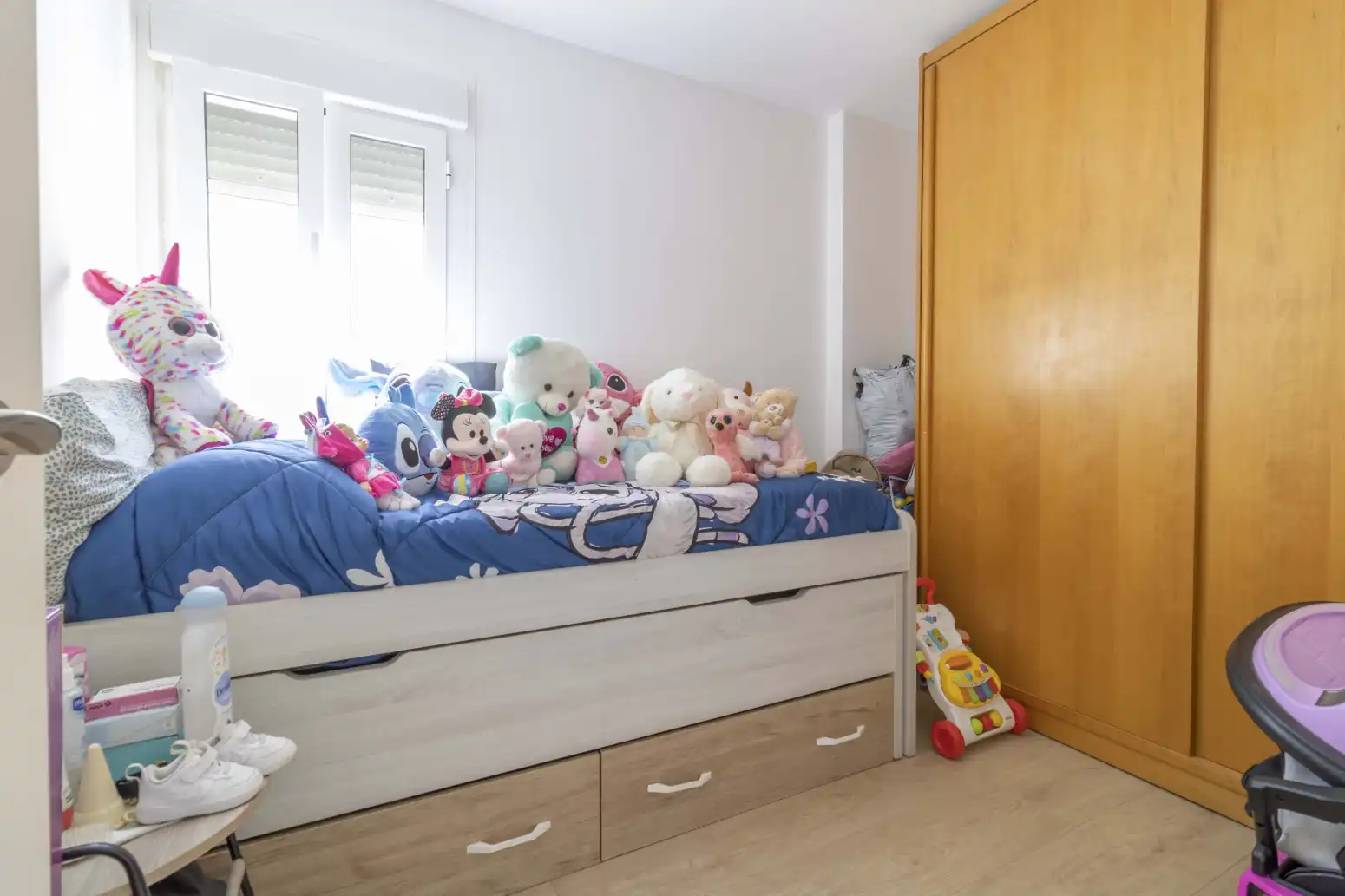 Habitación de Piso en venta en Sevilla con Aire acondicionado, Jardín privado y Piscina
