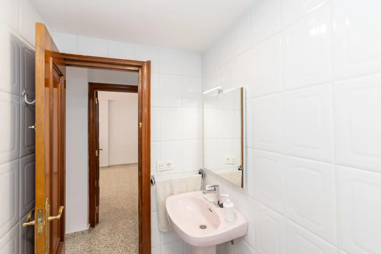 Badezimmer von Wohnung zur Miete in Granada mit Klimaanlage, Möbliert und Balkon