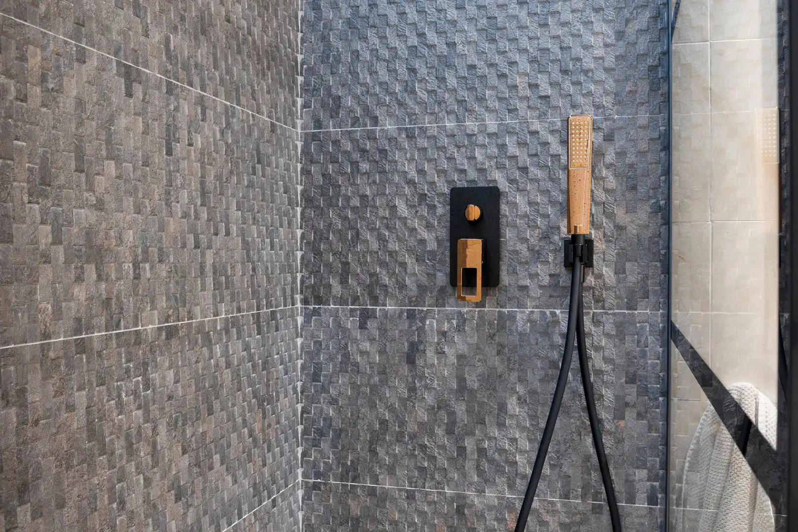 Badezimmer von Maisonette zur Miete in Benahavís mit Klimaanlage, Heizung und Privatgarten
