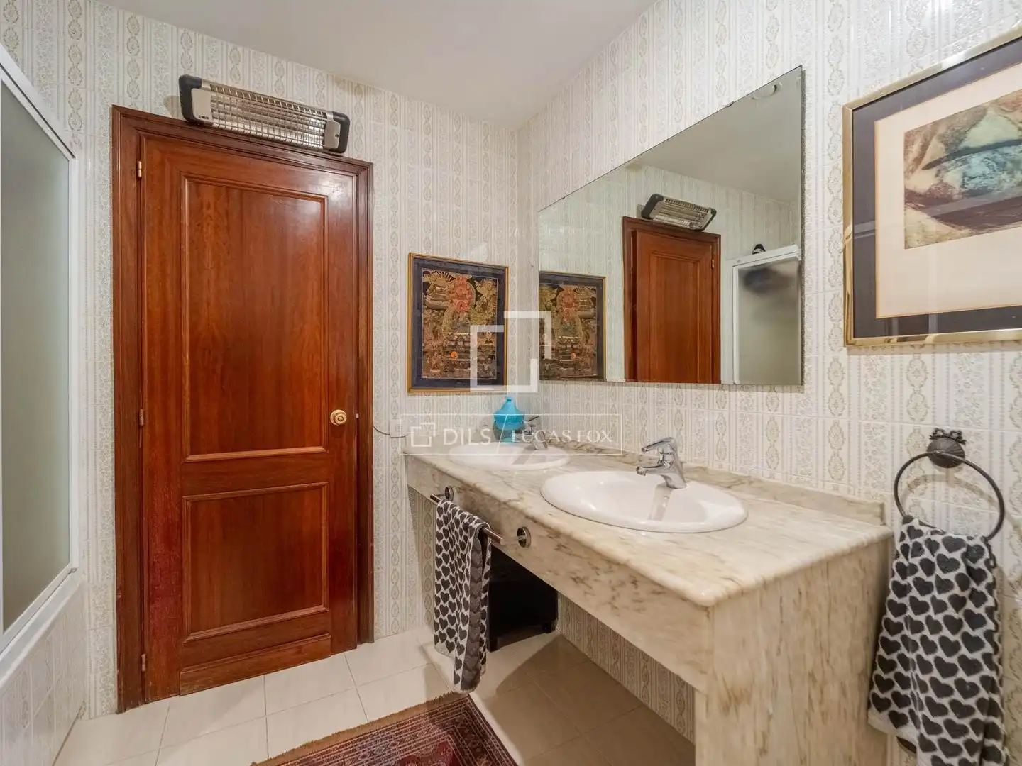 Baño de Piso en venta en Valencia con Calefacción, Terraza y Balcón