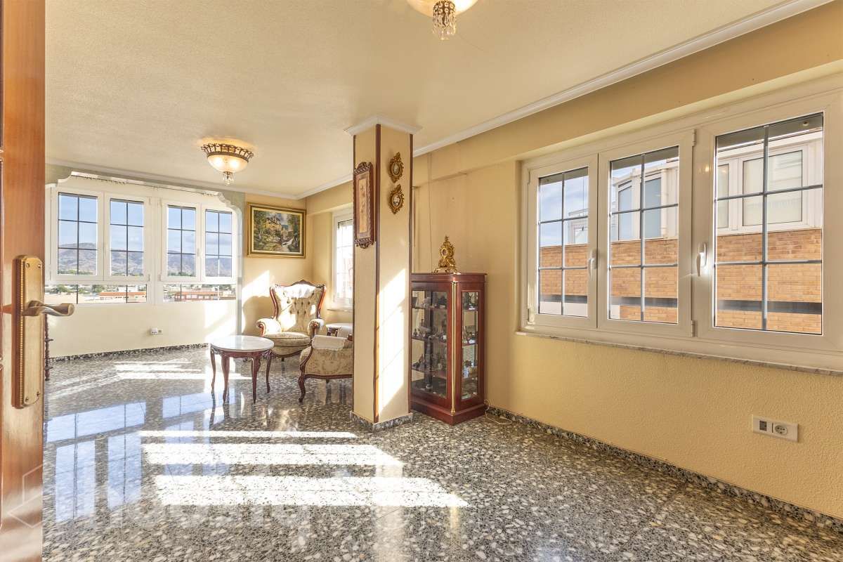 Flat for sale in Sax  with Balcony