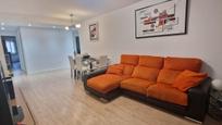 Living room of Flat for sale in  Zaragoza Capital  with Air Conditioner, Heating and Parquet flooring