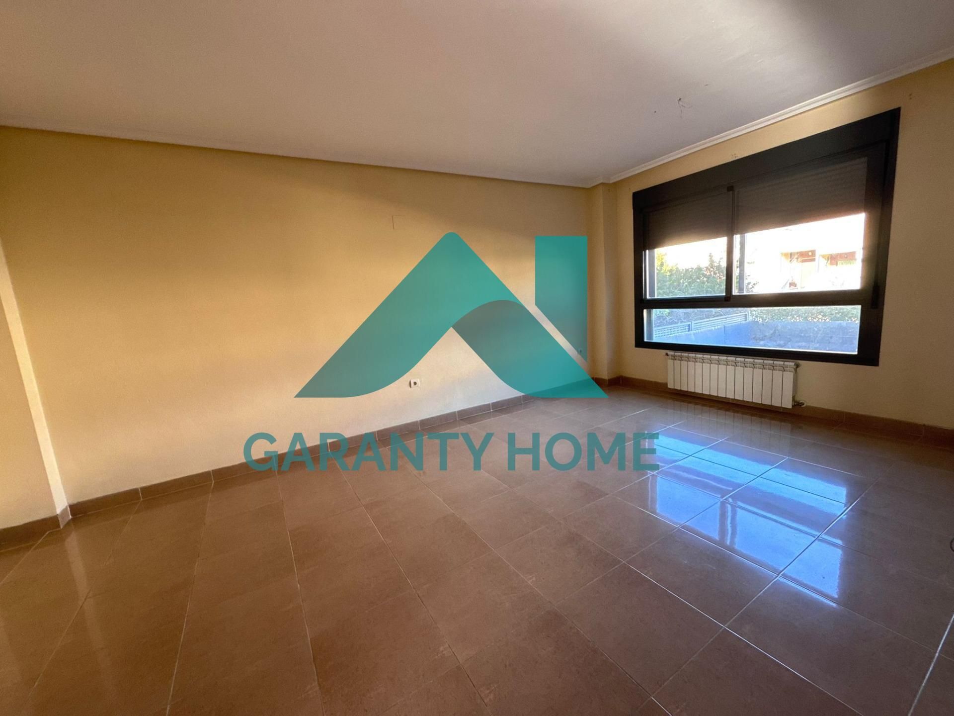 Exterior view of Single-family semi-detached for sale in Cáceres Capital  with Air Conditioner, Heating and Terrace