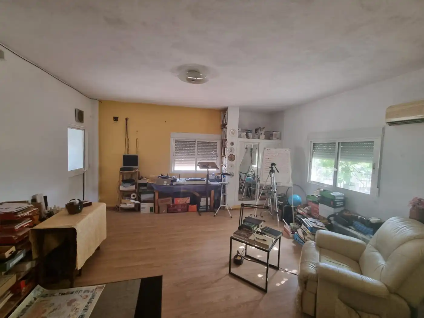 Sala d'estar de Finca rústica en venda en Arcos de la Frontera amb Jardí privat, Terrassa i Traster