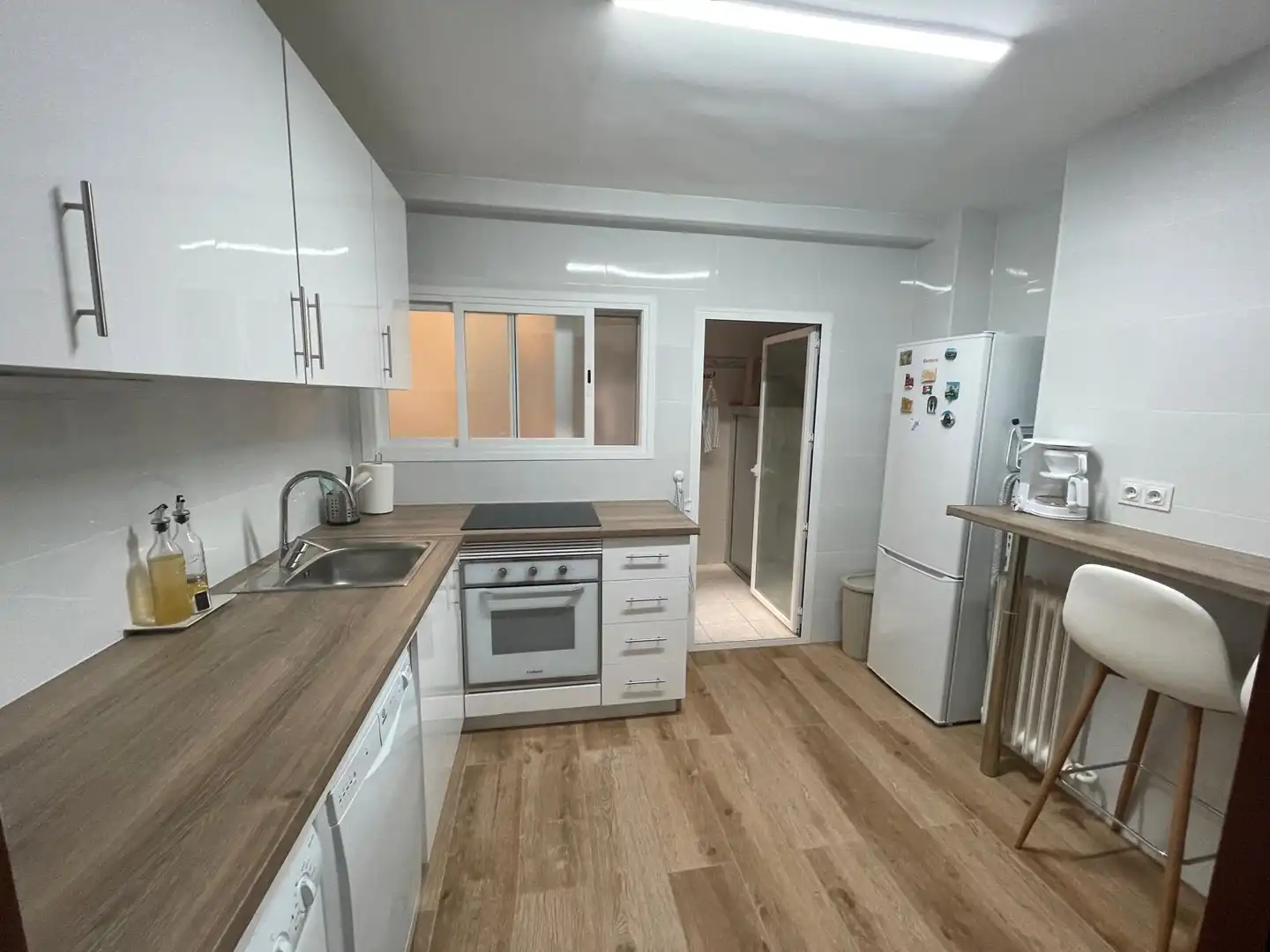 Cuina de Casa o xalet per a compartir en Madrid amb Calefacció, Parquet i Moblat