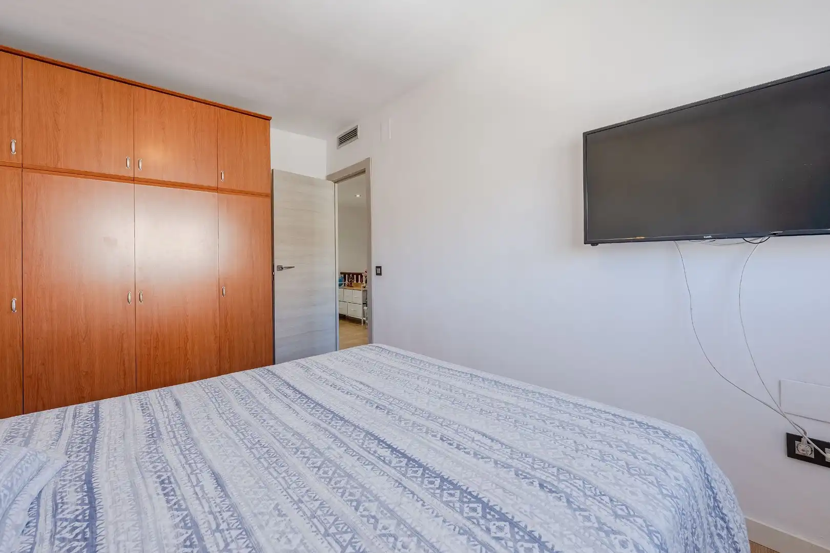 Dormitori de Casa adosada en venda en Calafell amb Aire condicionat, Calefacció i Jardí privat