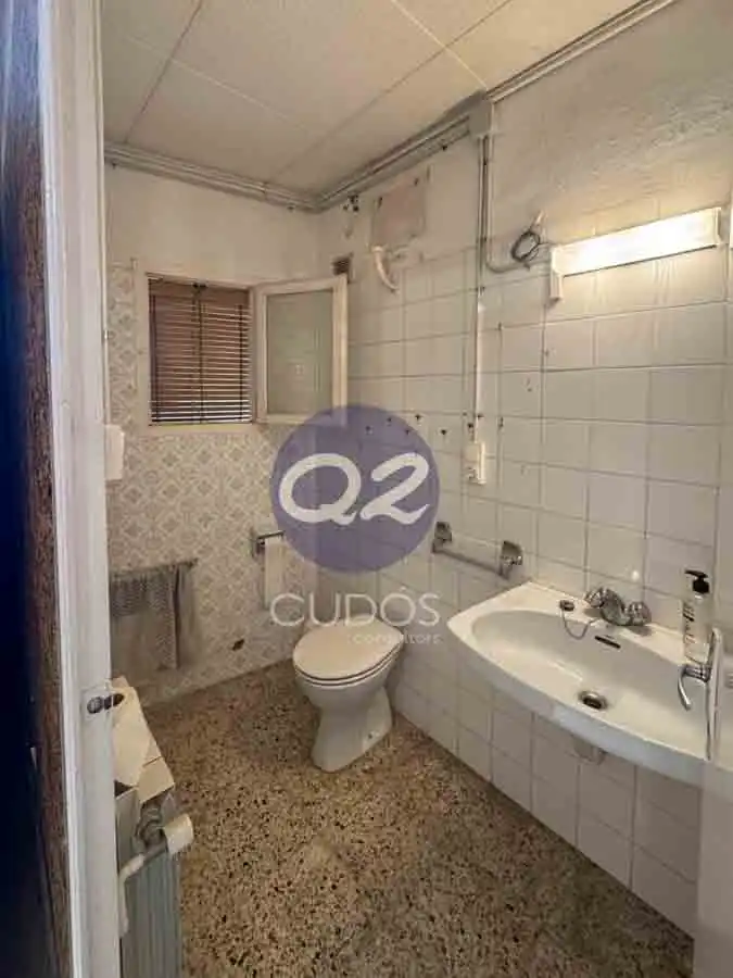 Badezimmer von Einfamilien-Reihenhaus zum Verkauf in Os de Balaguer mit Heizung