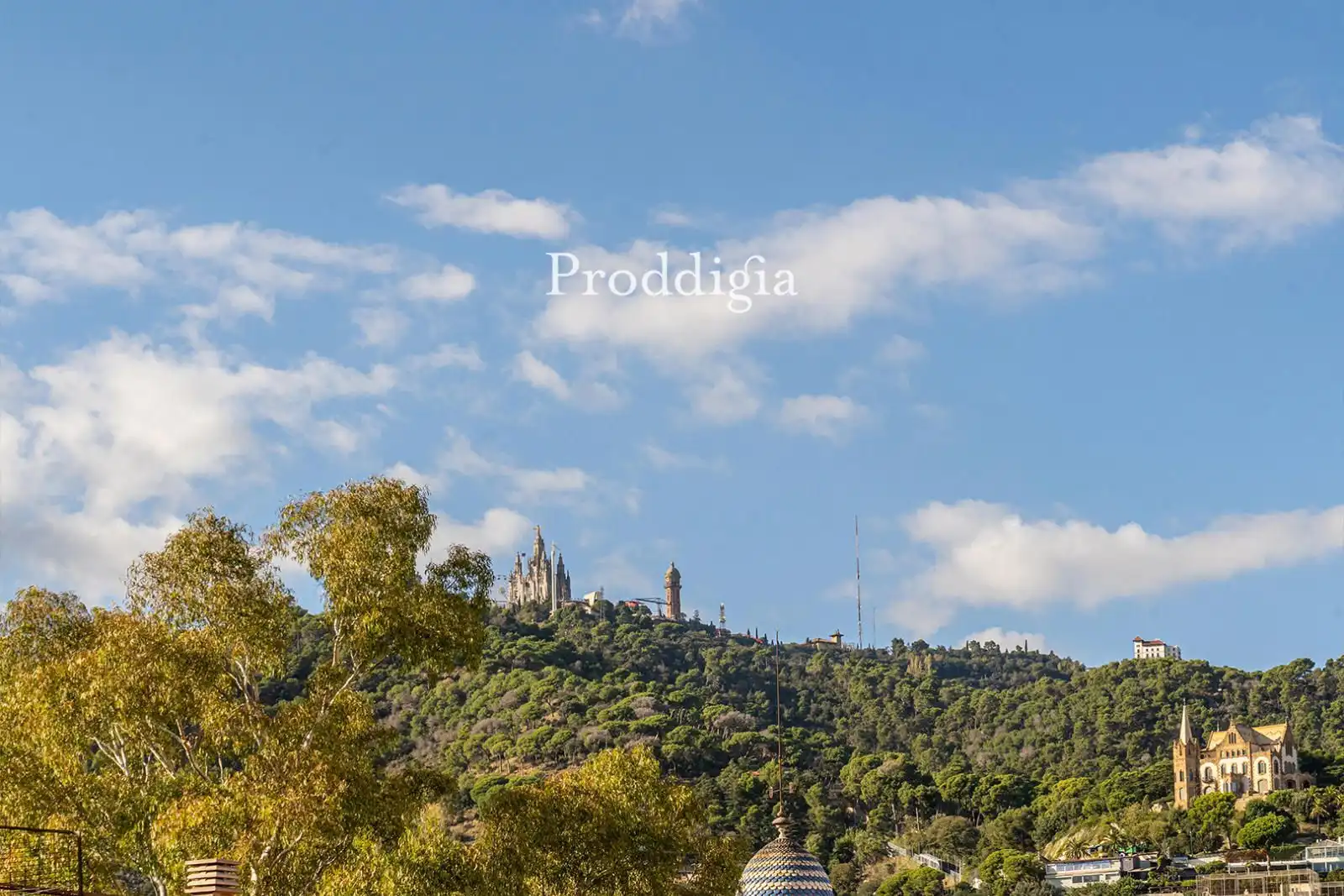 Vista exterior de Casa o xalet en venda en Barcelona amb Aire condicionat, Calefacció i Jardí privat