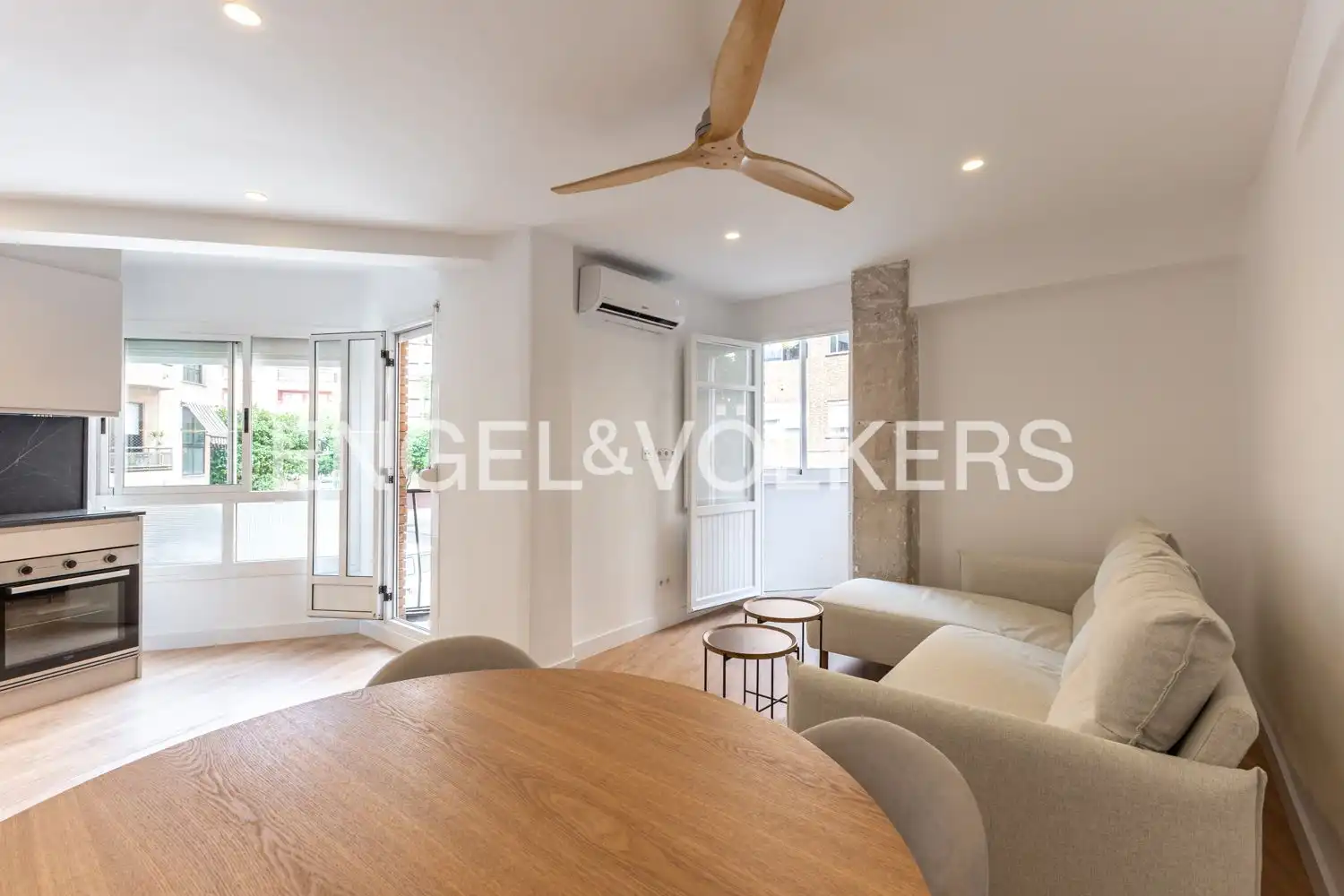 Flat with terrace for sale in Carrer de Salvador Almenar, imagen 6
