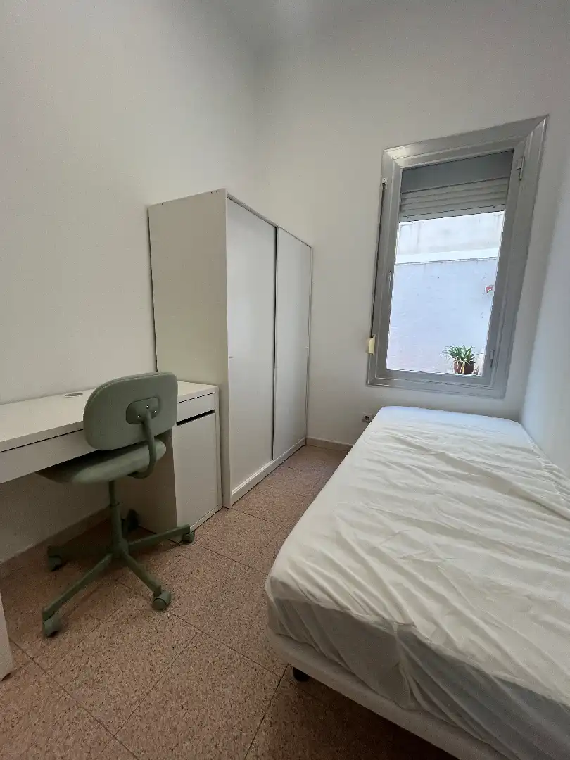 Habitación de Planta baja de alquiler en Cerdanyola del Vallès con Calefacción, Terraza y Trastero
