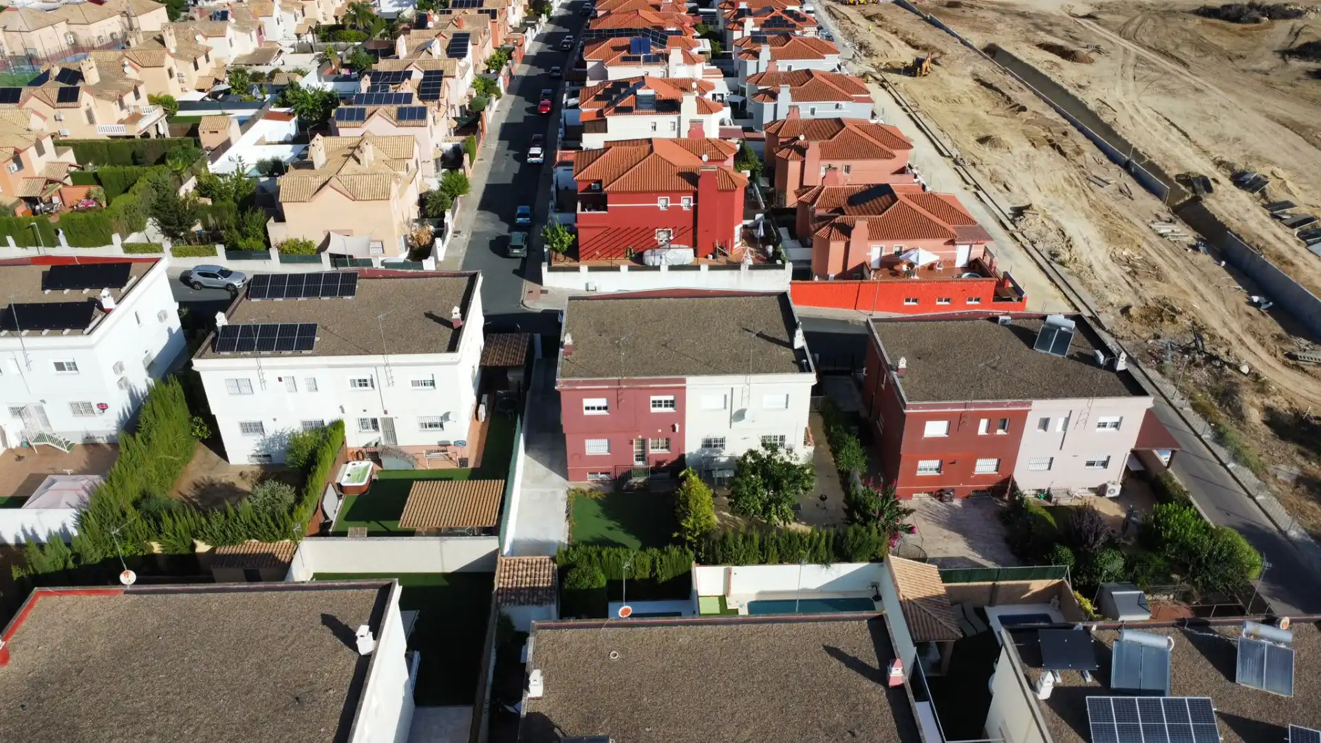 Casa aparellada amb piscina en venda a Colegio Europa, imagen 2