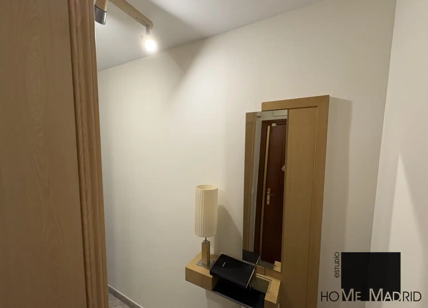 Wohnung zur Miete in Calle de La Bañeza, Pilar