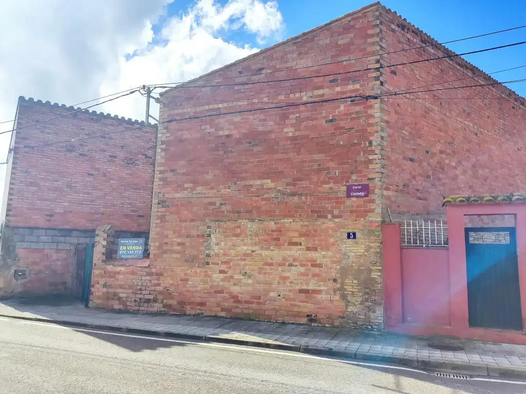 Exterior view of Houses for sale in Peralada