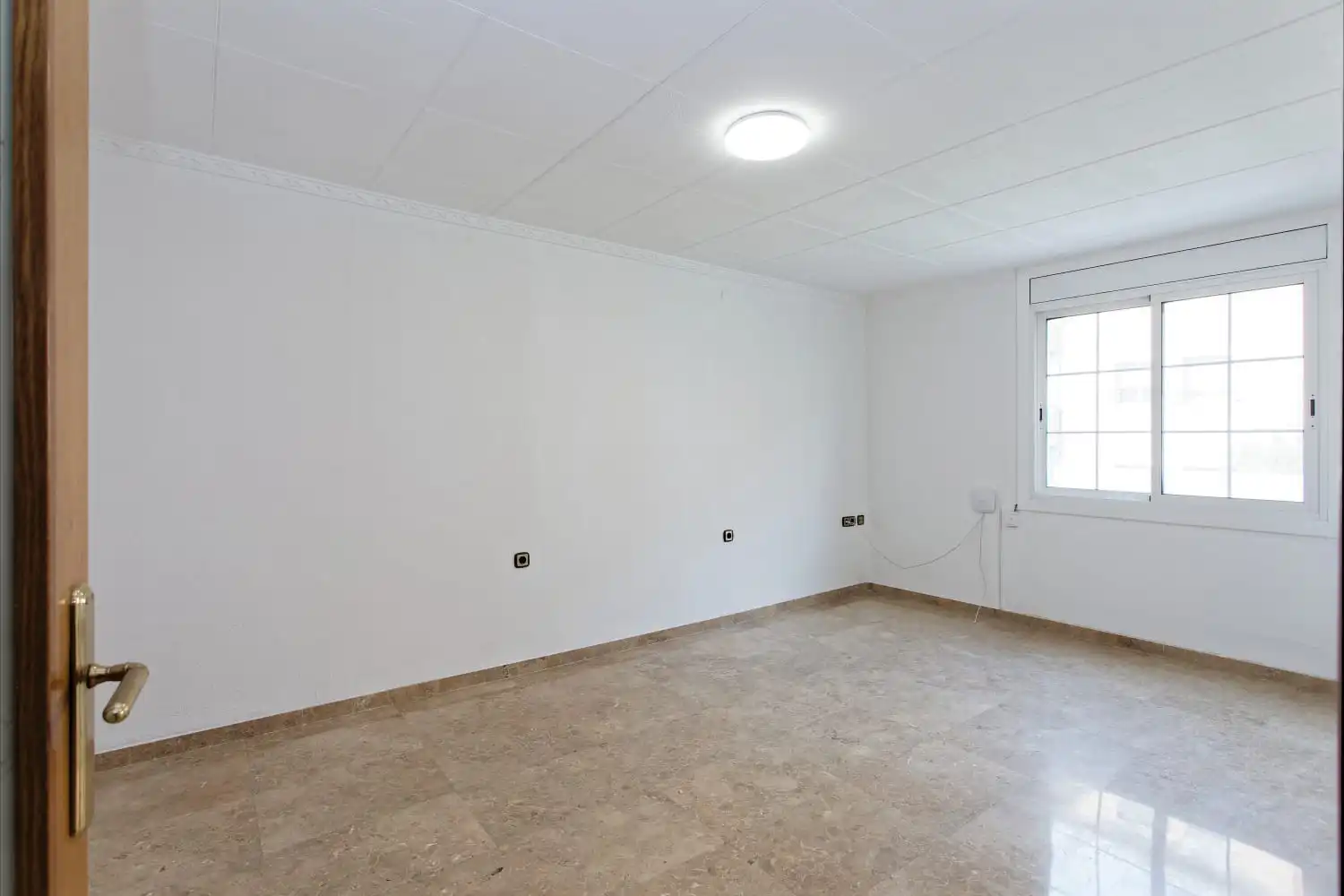 Casa adosada en venta en Terrassa con Terraza, Horno y Lavadora