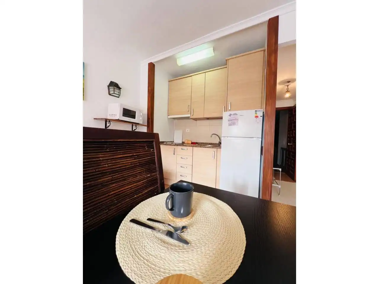Cocina de Estudio de alquiler en El Ejido con Aire acondicionado y Amueblado