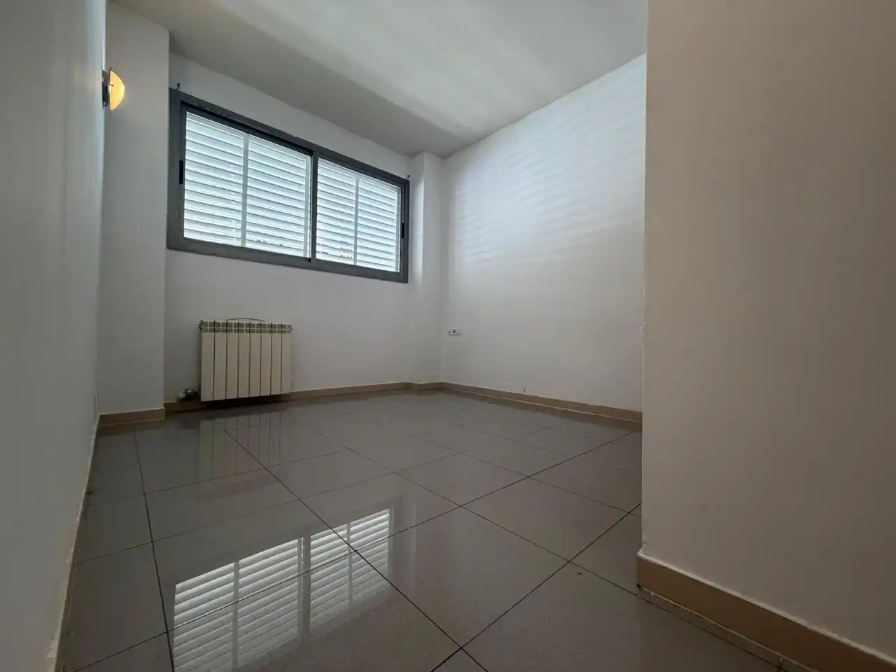 Planta baja en venta en Girona con Terraza