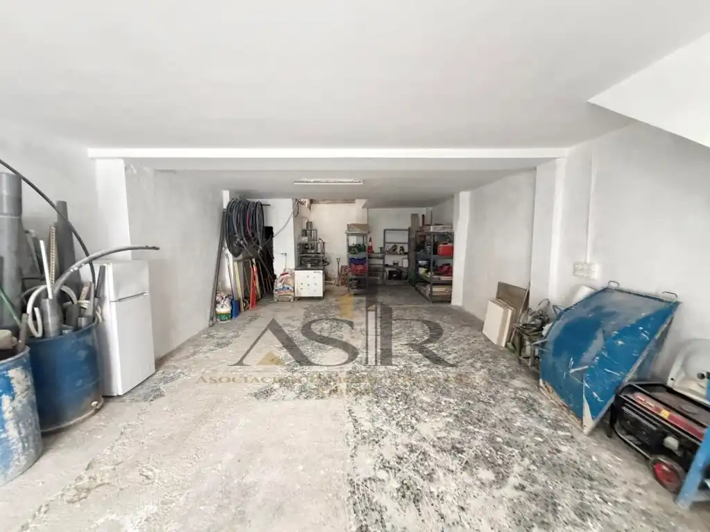 Commercial properties for sale in Casc Urbà